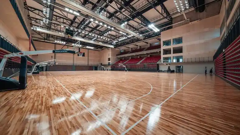 Komandu spēļu sporta halle